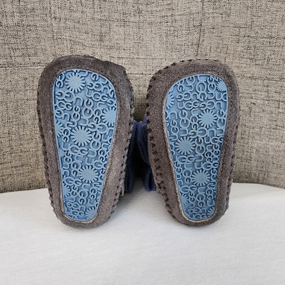 UGG size 2 / 3 kids toddler grey with blue bow Cassie infant - Picture 5 of 7